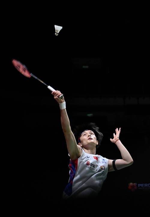 体育西甲：四轮不胜 巴萨1-1战平阿拉维斯